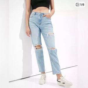 American Eagle Stretch Ripped Mom Straight
Jean Light Wash Size 4 Regular*